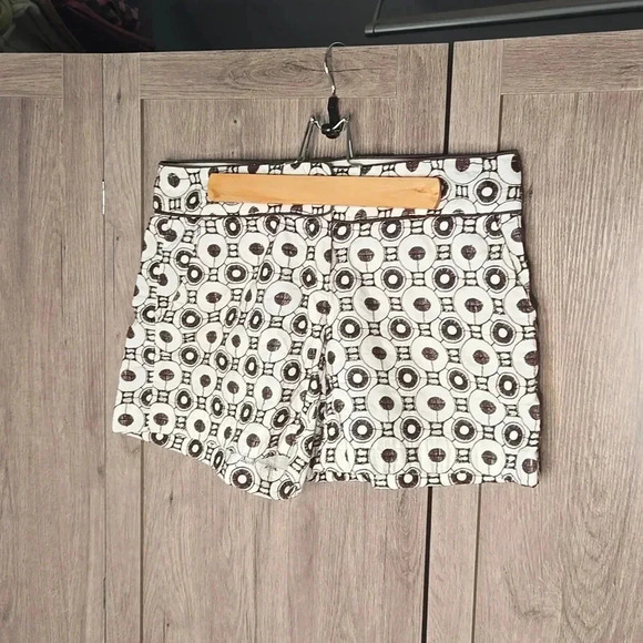 Liquid modern women's shorts - Picture 1 of 11
